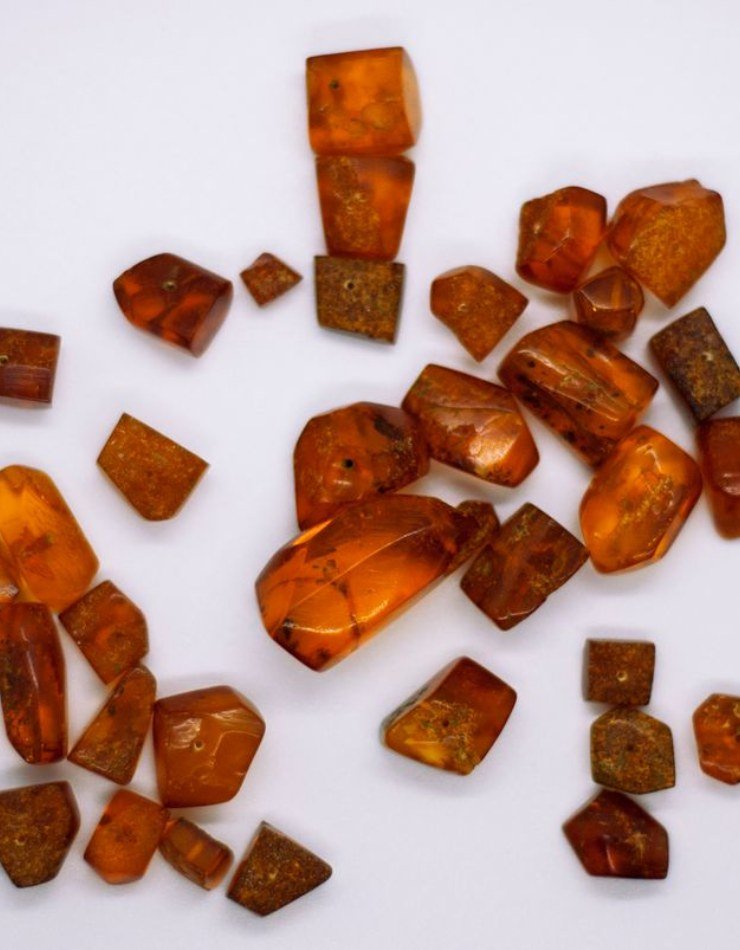 Amber Chips Stone (Premium)